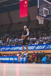 CBA官方：首钢青年队范依铭升一队 5号秀栾利程完成注册