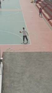 篮筐：你们仨打球好像跟我没什么关系