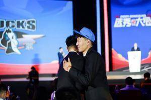 宋翔：王翊雄核磁共振检查伤病不严重 但需要一些时间进行修整