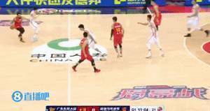 王者归来！易建联开场三分半钟4投4中个人连得10分！