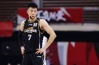 🎥张镇麟无视防守投进压哨三分 首节6中4砍下11分2板1助