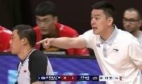 🎥李炎哲与李晓旭抱作一团 杨鸣质问裁判：抱成这样都不吹？