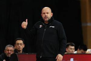 6记三分！雅尼斯：防守吴前的三分球出了严重问题