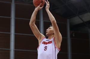 中国青年报:小丁&阿联等明星回归后 CBA还需赢回更多
