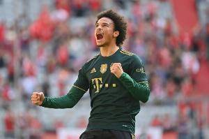 1819赛季起萨内3次在欧冠直接任意球破门，同期所有球员里最多