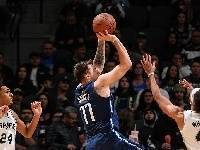 三分失准！东契奇25投10中&三分12中3得到23分12篮板7助攻2抢断