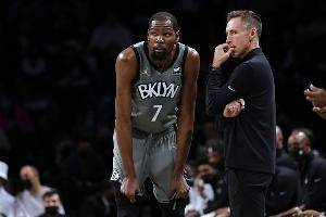 KD：喜欢球队球员之前对我的耐心 我也不觉得现在他们有拖后腿