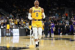 詹姆斯：威少和罗斯是NBA历史上最劲爆的控卫