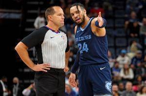 NBA官方：狄龙-布鲁克斯对抗裁判被罚款25000美元