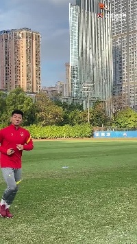 记者：张琳芃缺席今天广州队训练 韦世豪、吴少聪回归合练