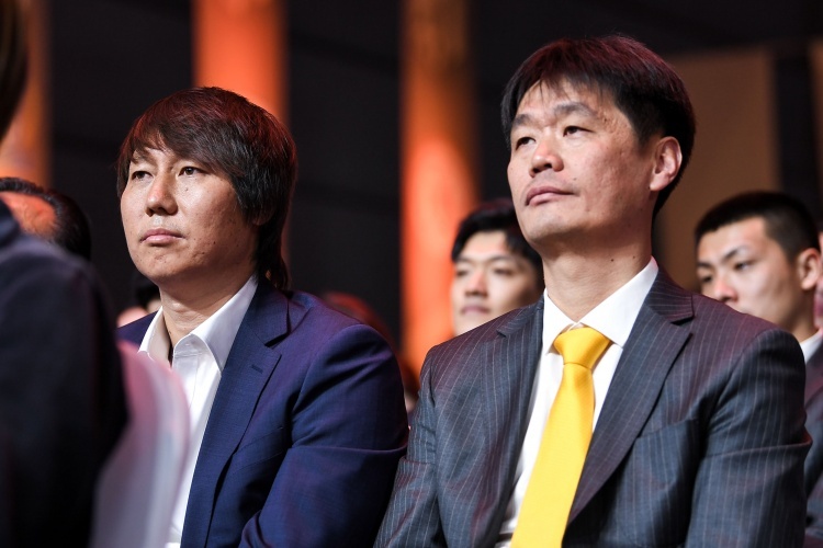 沪媒:新官上任三把火没烧起来,李霄鹏就遇到了三大困难
