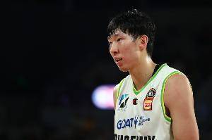 睢冉合伙人：周琦合同有NBA跳出条款 但目前想专注于NBL