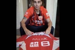 庆祝海港成立16周年，奥斯卡晒历年球衣：为这个优秀的大家庭自豪