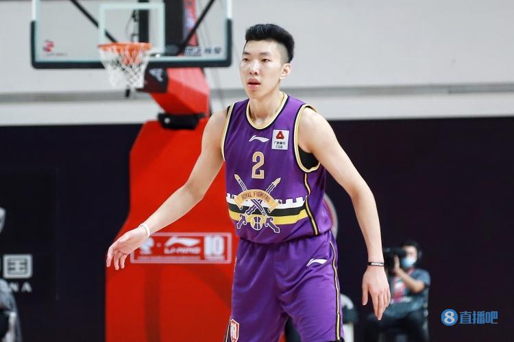 媒体人：廖三宁因颧骨出现两处骨折 赛季报销