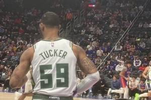 NBA历史上首个59号！雄鹿刚签下的雷琼-塔克今日迎来首秀