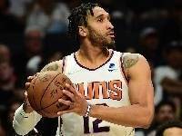 官方：太阳将伊什-韦恩赖特的双向合同转换成标准的NBA合同