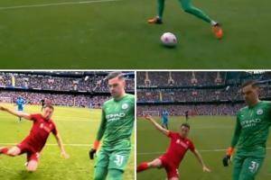 詹俊✅门将玩火✅本泽马❎=No goal