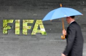 邮报:有权势的经纪人认为FIFA新规超出了其职权,将组团进行挑战