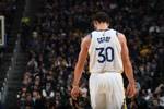 你真得自己打！库里4中1后5中4 半场砍下16分2板2助